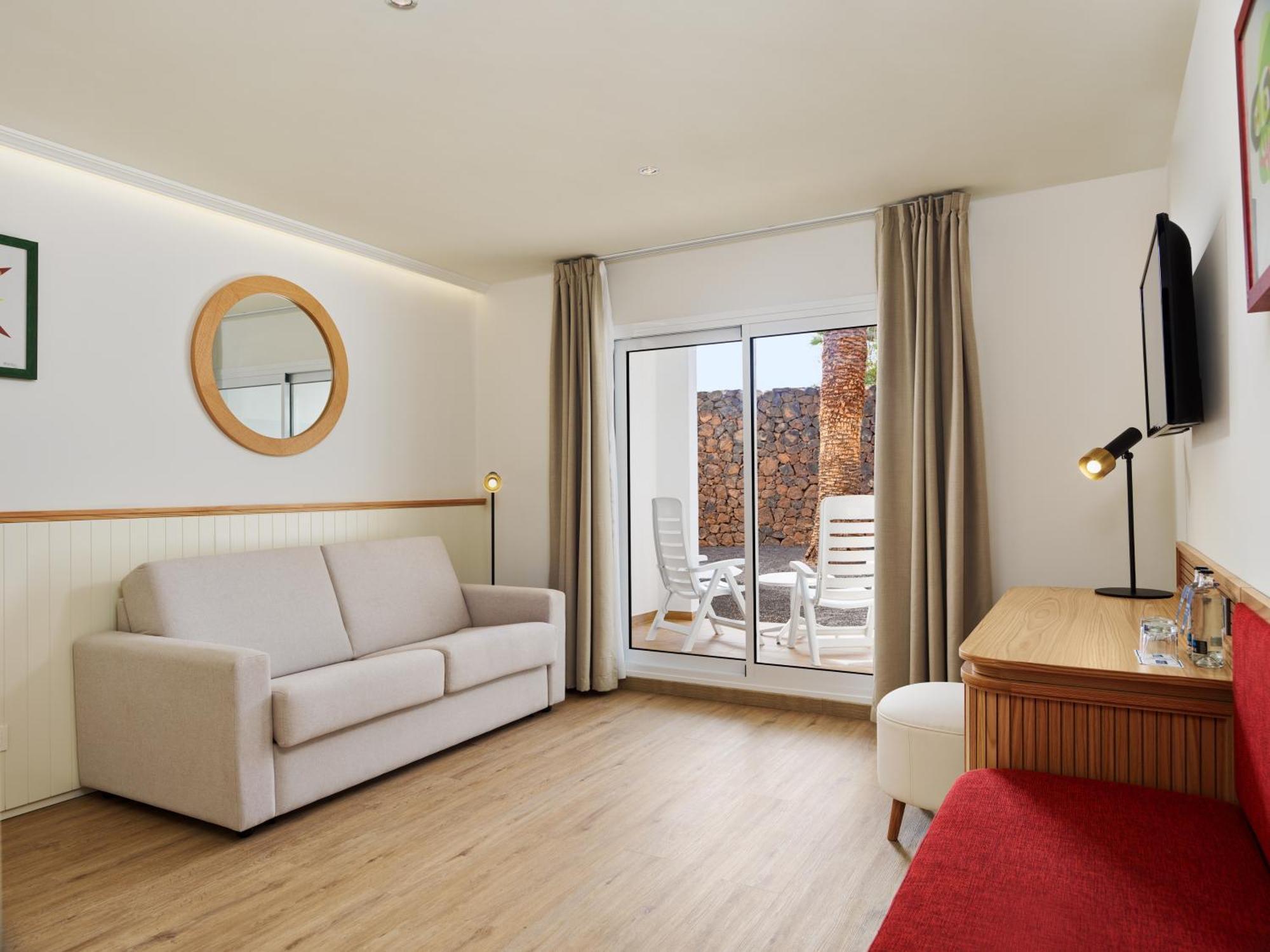 Boutique Hotel H10 White Suites - Adults Only Плайя-Бланка Екстер'єр фото